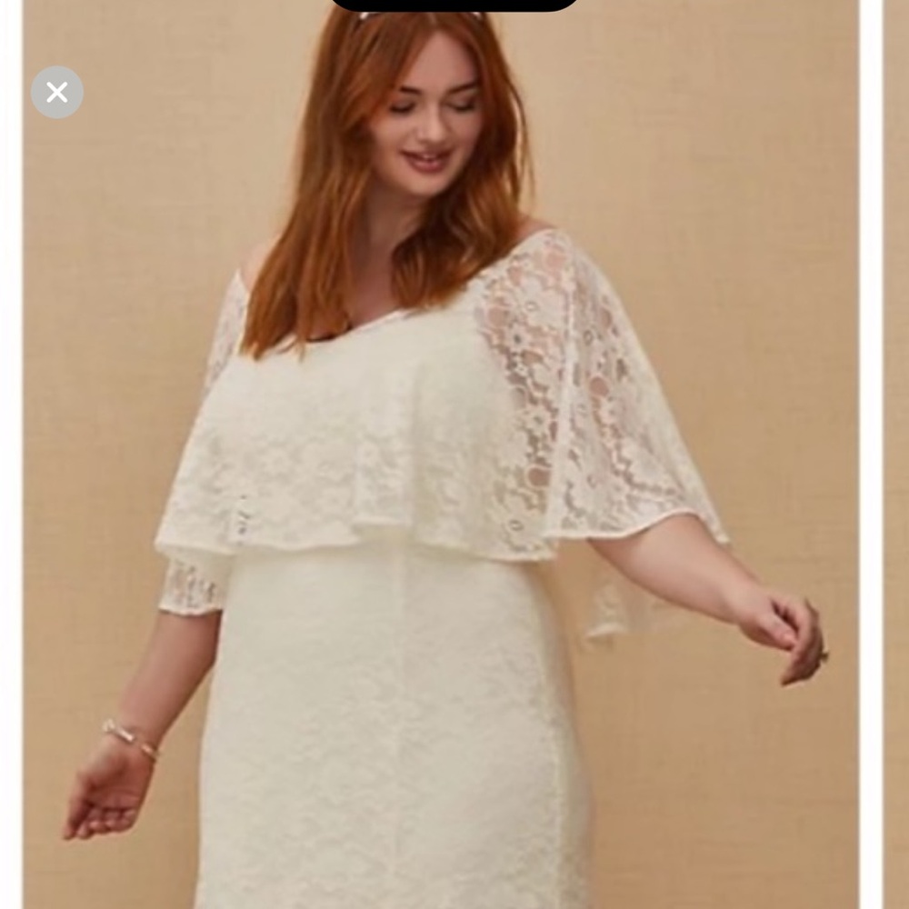 Wedding dress size 14 Torrid NWT. Off white lace. - Picture 2 of 10